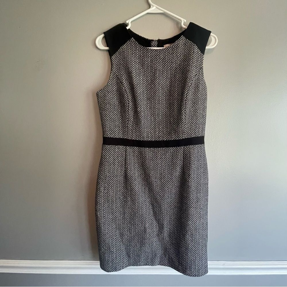 Banana Republic Tweed Gray dress size 6 women’s Black sleeveless sheath